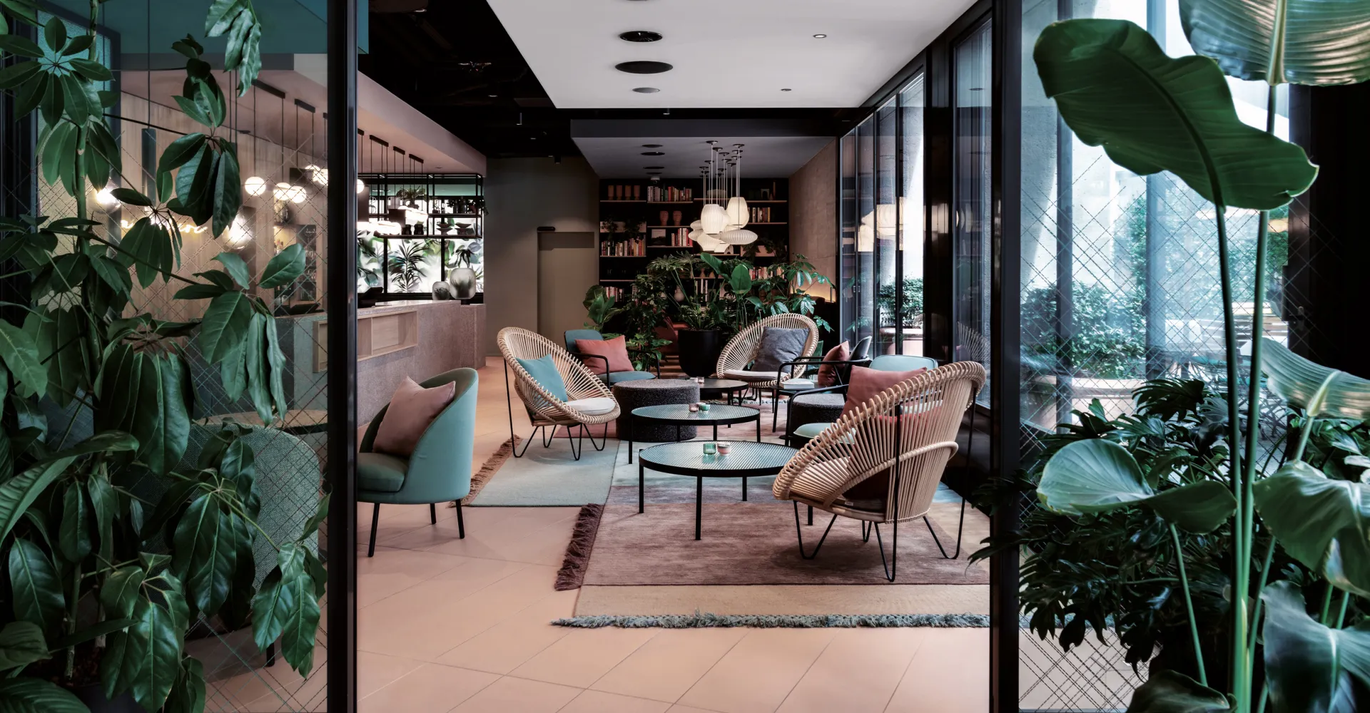 Ansicht des Eingangs und der Lobby im Sorell Hotel St. Peter