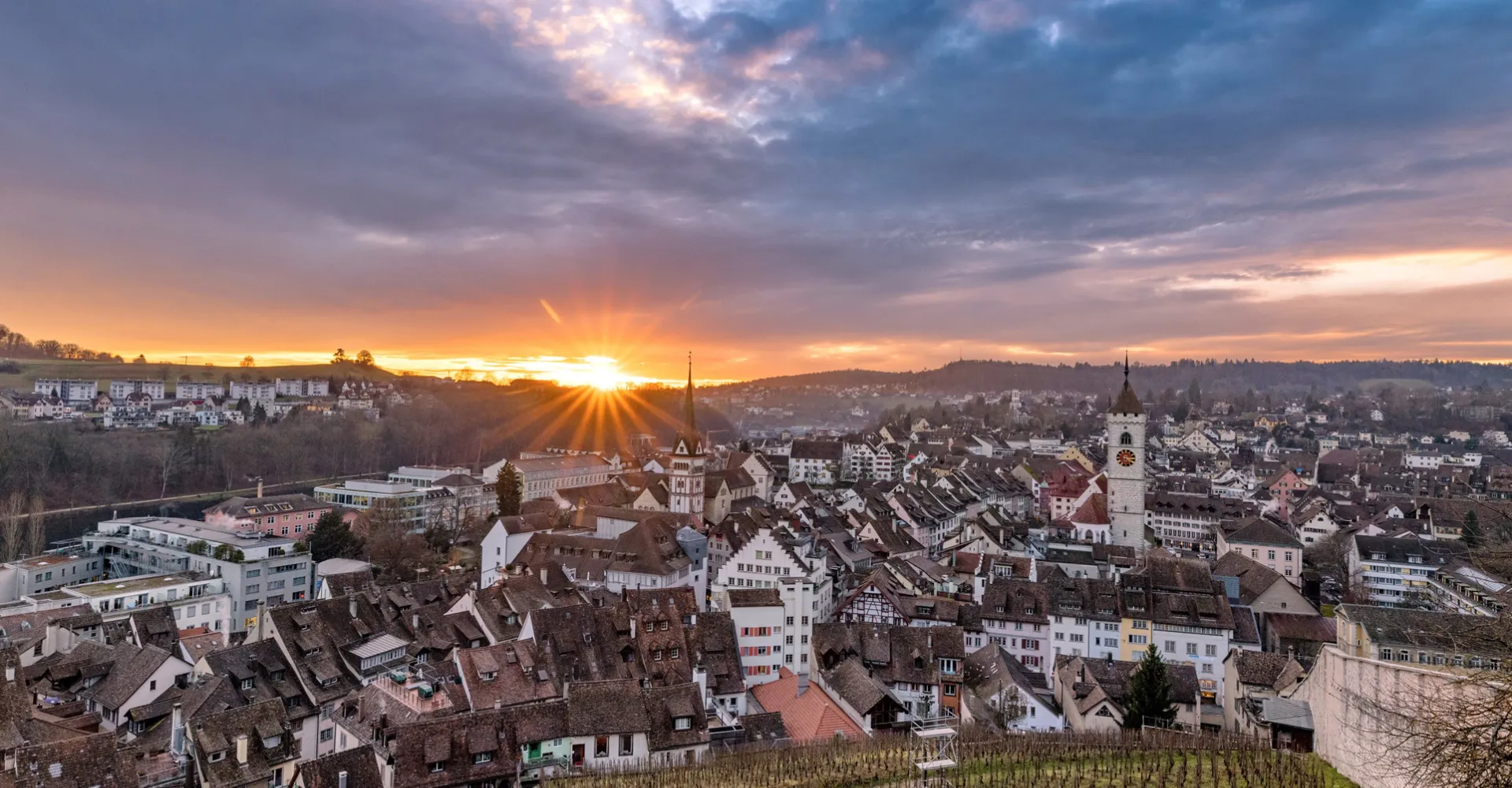 Blick über die Stadt Schaffhausen bei Sonnenuntergang