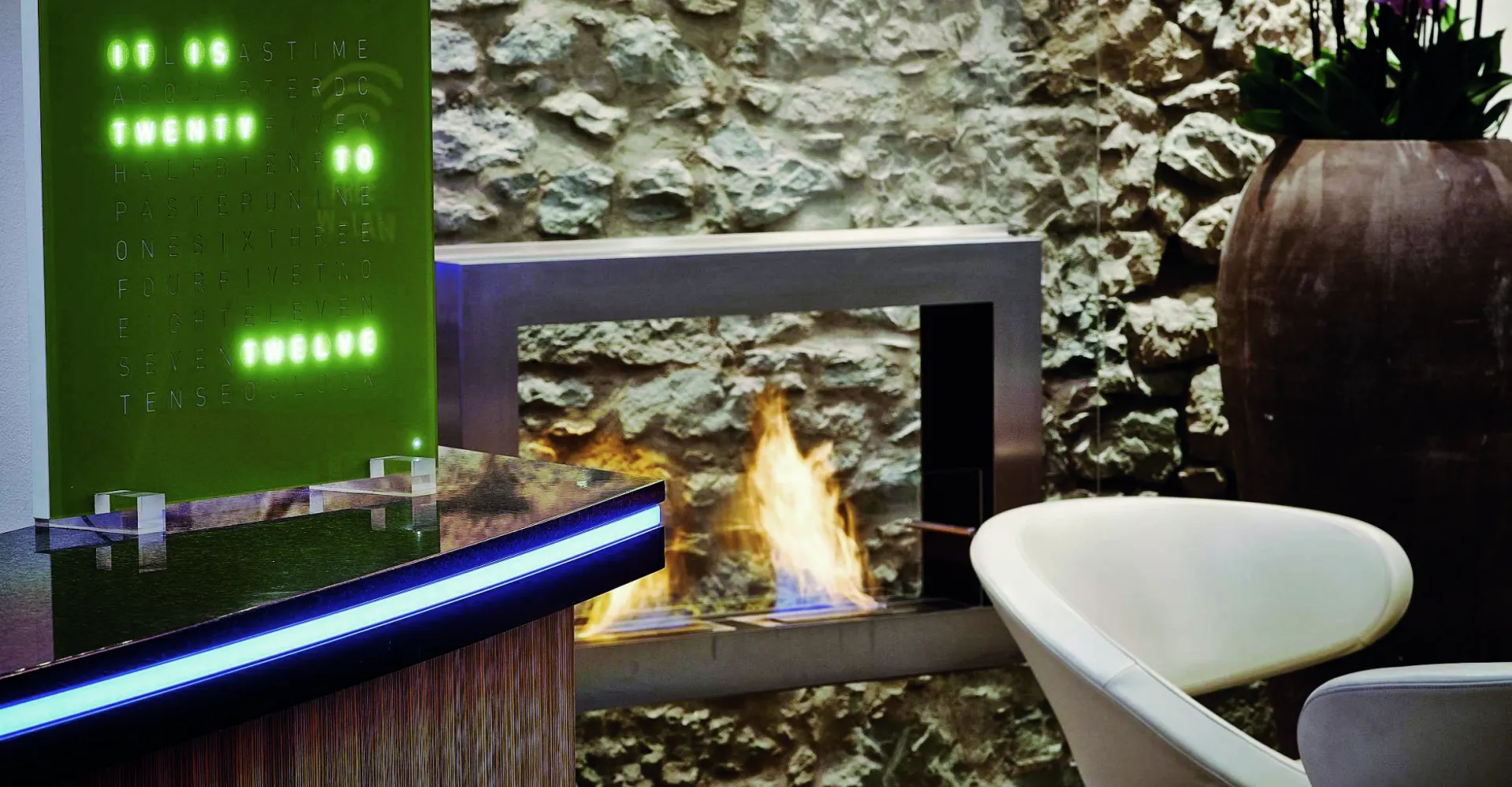 Reception of the cheminee at the Hotel Rütli