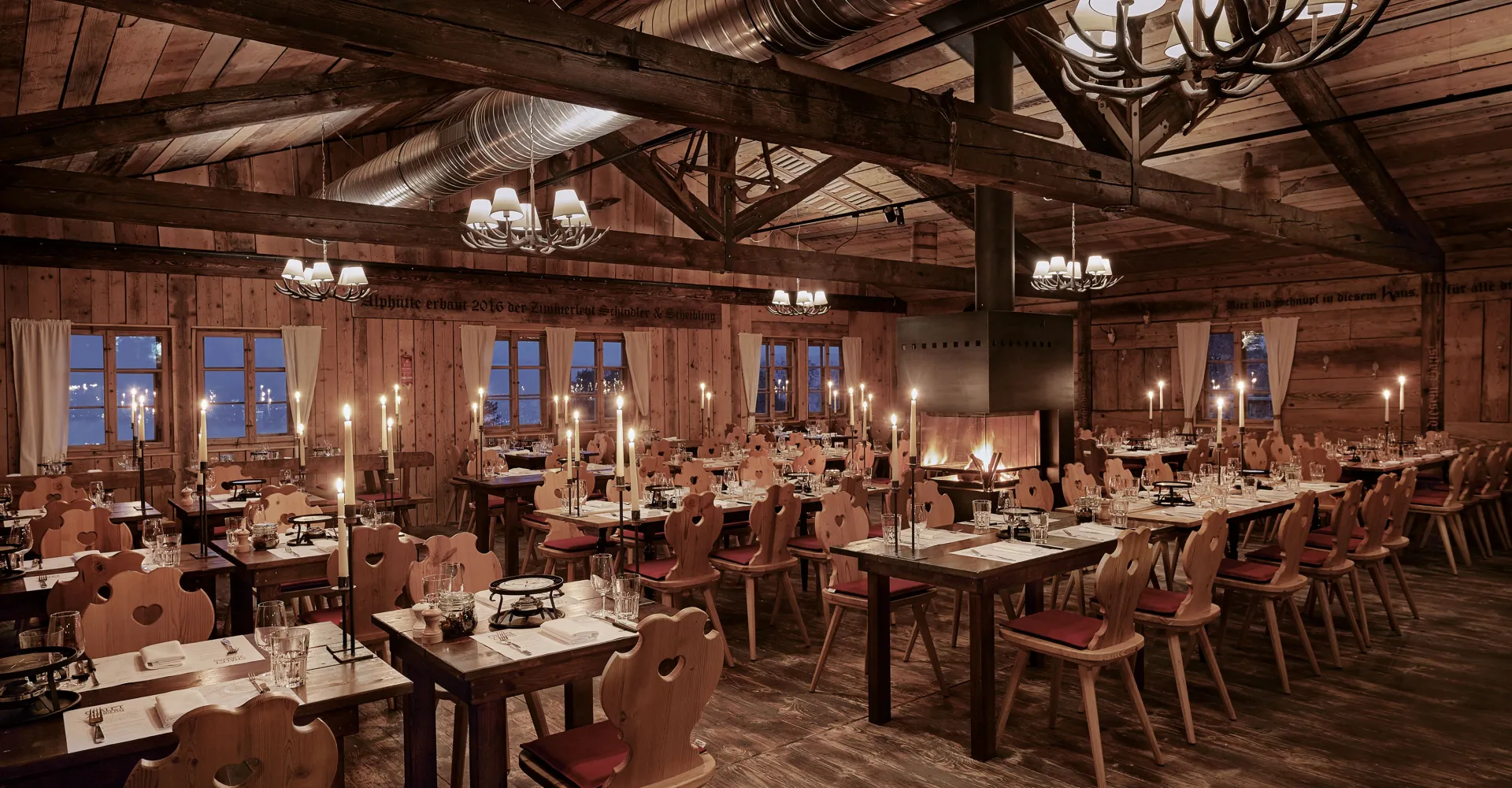 Chalet Züriberg with tables and chairs