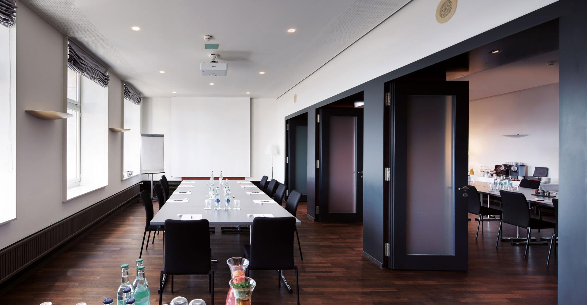 Aufnahme der beiden Zürichberg Räume für Meetings