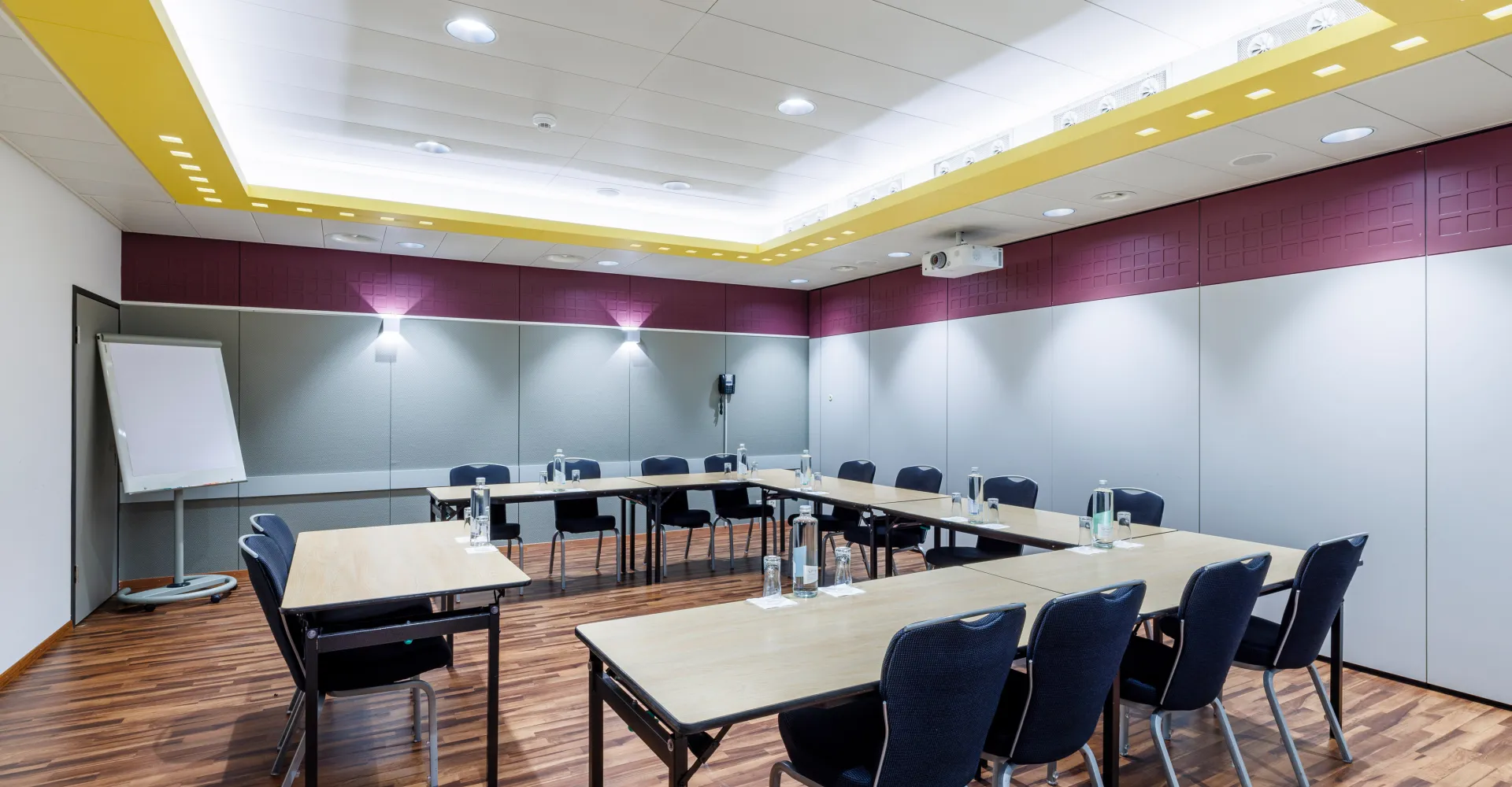 Seminar room with U-shape