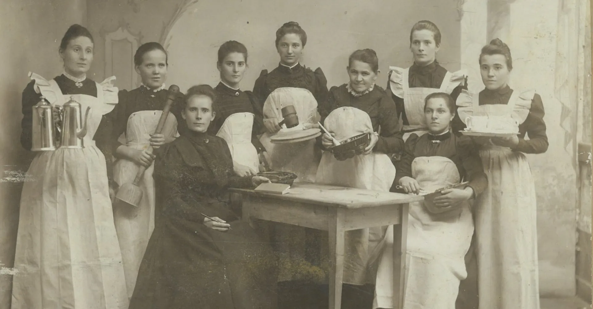 Historical picture of a gastronomy team