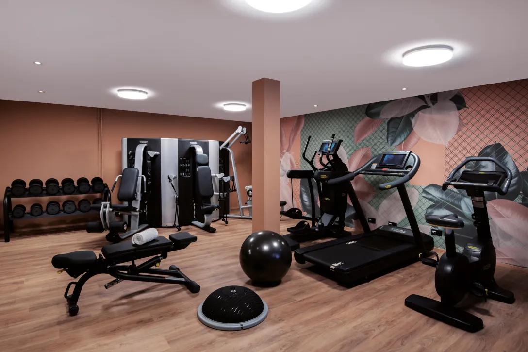 Spacious fitness room at the Sorell Hotel St. Peter in Zurich