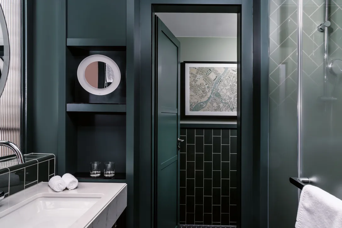 Sorell Hotel Seidenhof Standard Doppelzimmer Badezimmer mit Dusche