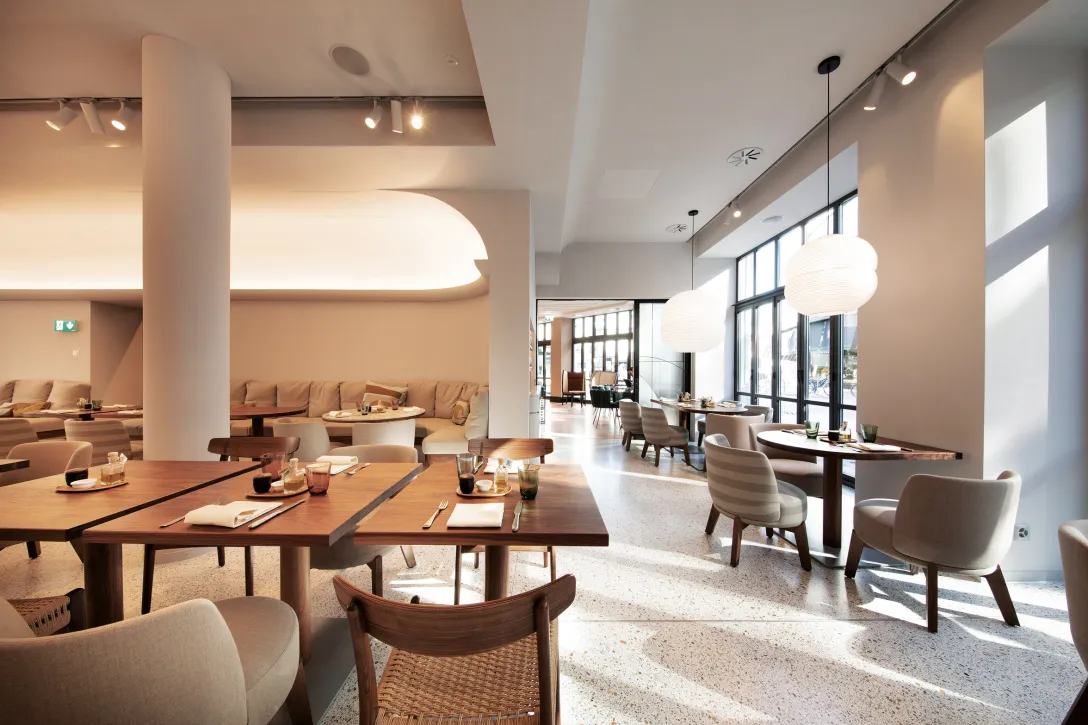 Seated tables at Restaurant Enja