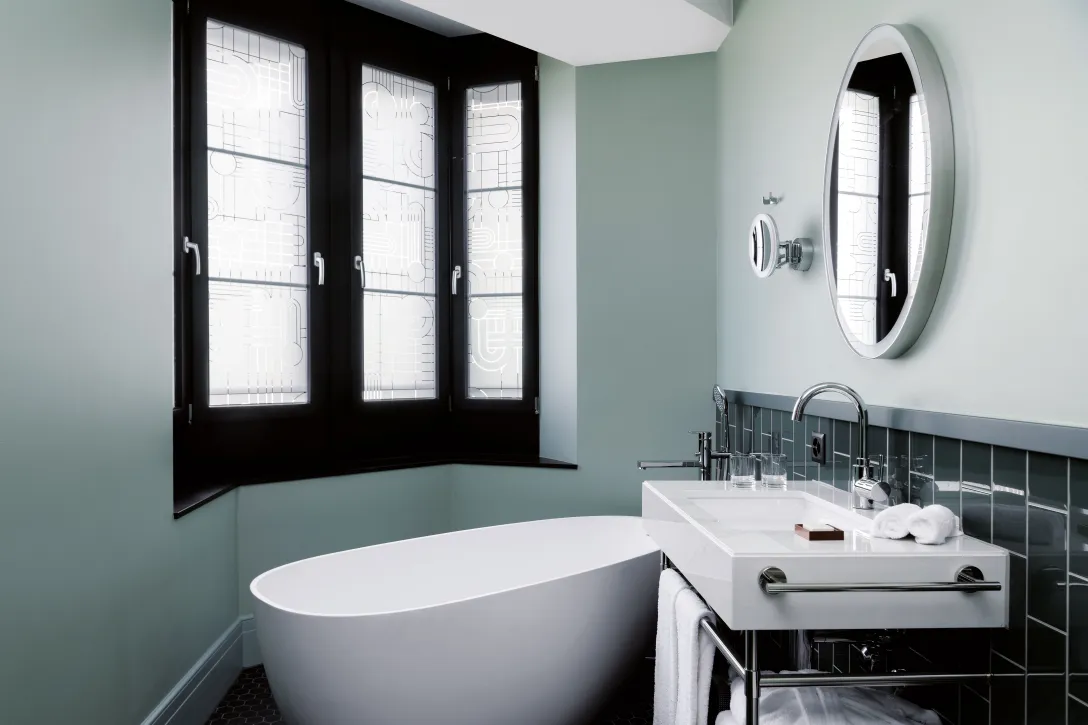 Sorell Hotel Seidenhof 2-Zimmer Apartment Badezimmer mit Badewanne