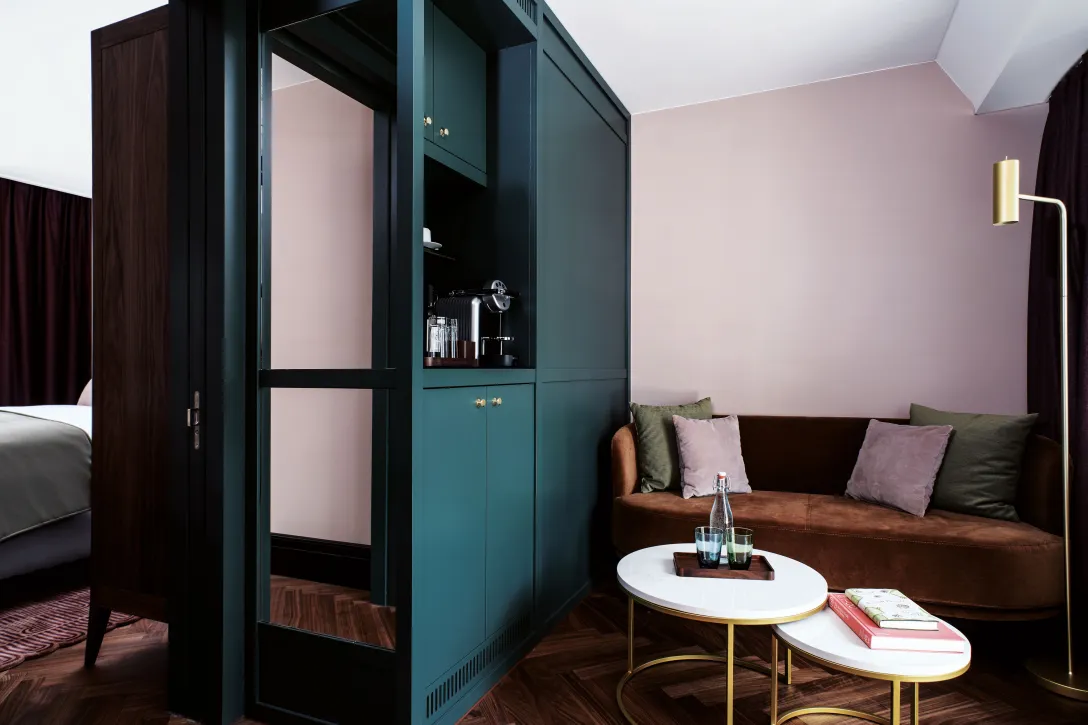 Sorell Hotel Seidenhof Grand Deluxe Seating area with desk