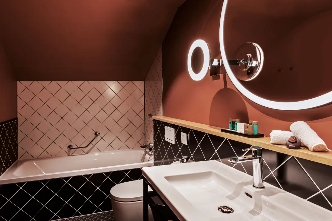 Sorell Hotel St. Peter 2-room apartment Bathroom with bathtub