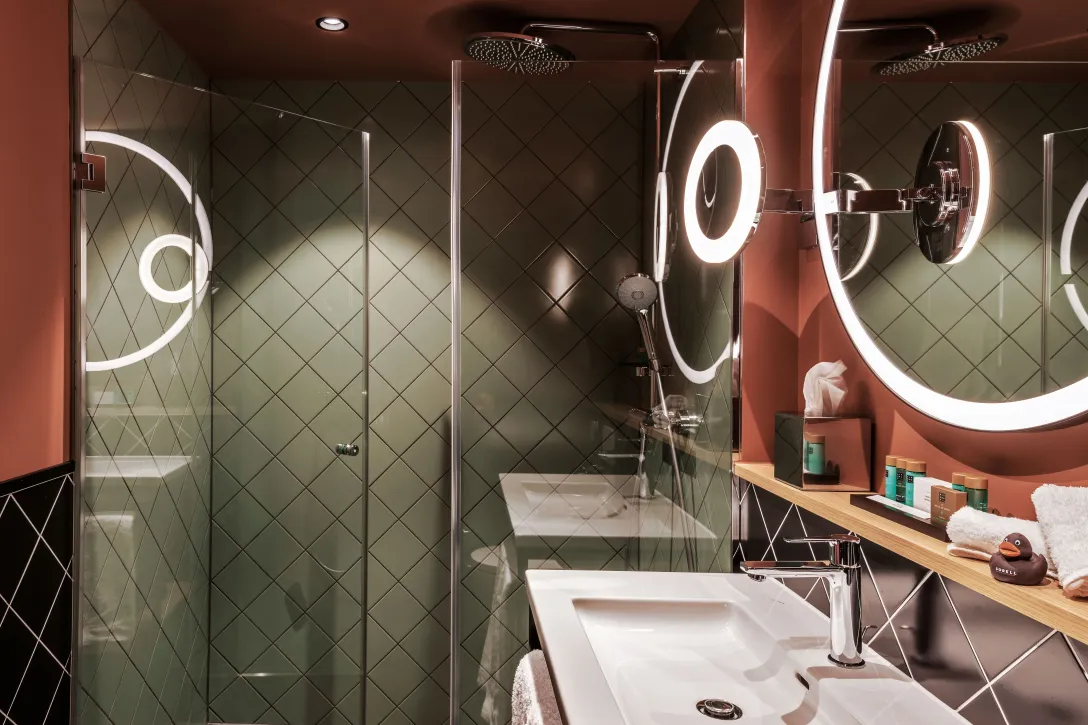 Sorell Hotel St. Peter Deluxe Double Room King / Twin Bathroom with shower