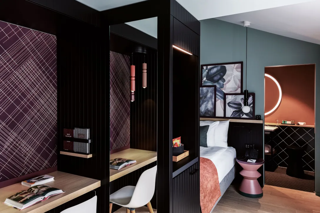 Sorell Hotel St. Peter Cosy Single bedroom with desk and bathroom