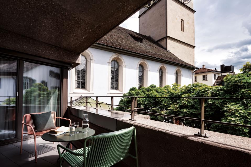 Sorell Hotel St. Peter Suite Terrasse mit Sitzecke