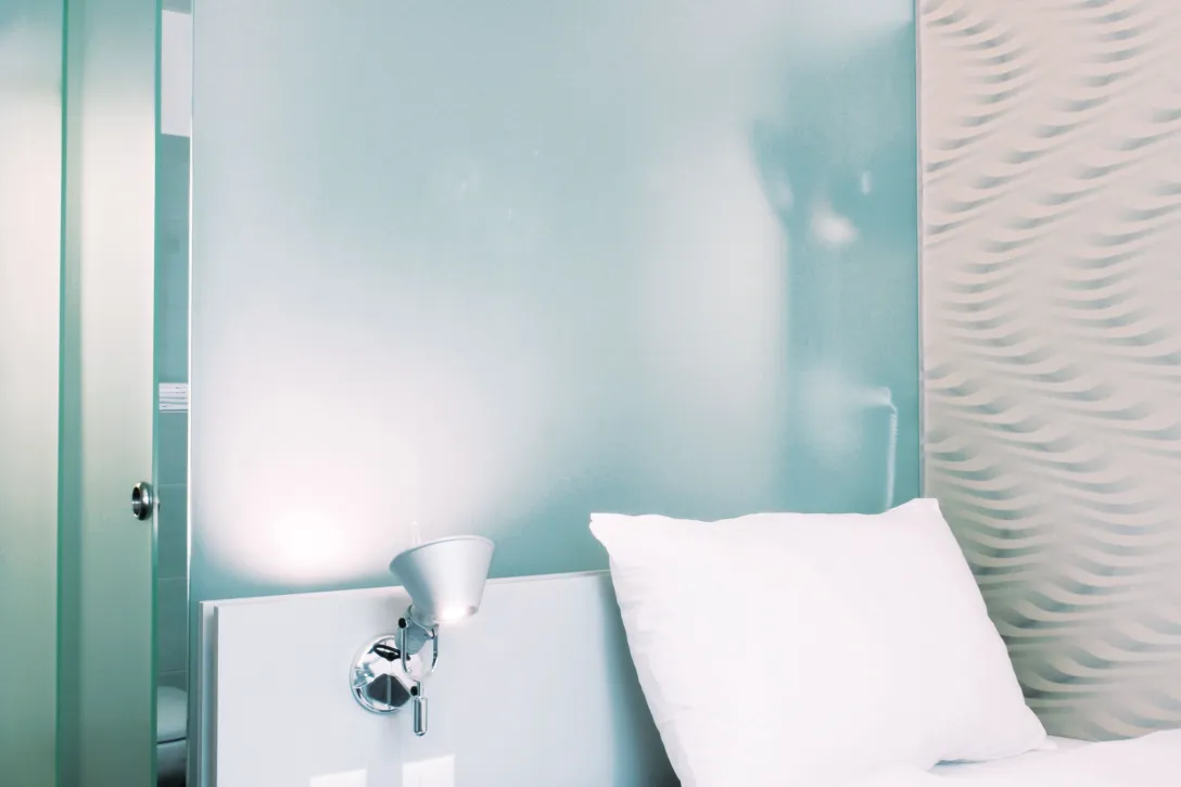 Sorell Hotel Ador Business Einzelzimmer Badezimmer mit Dusche