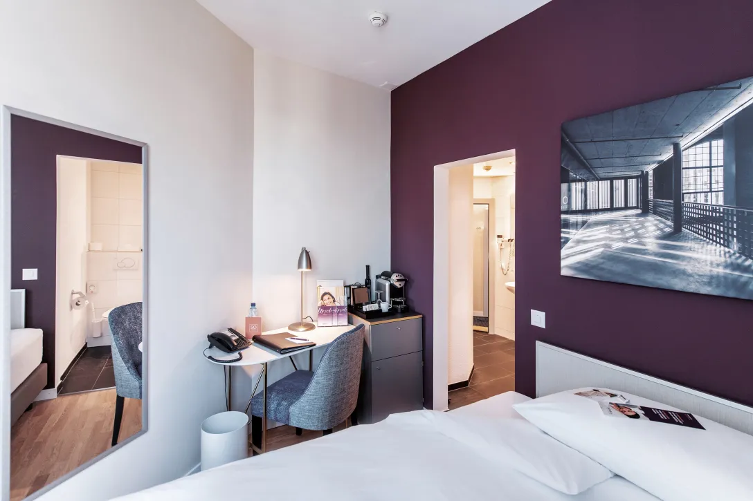 Sorell Hotel Rex Standard Einzelzimmer mit Schreibtisch
