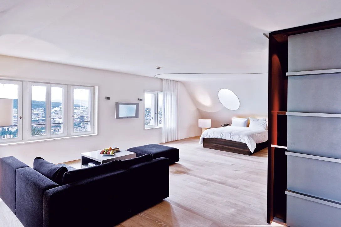 Sorell Hotel Rigiblick Grand Studio Schlafzimmer mit Sitzecke
