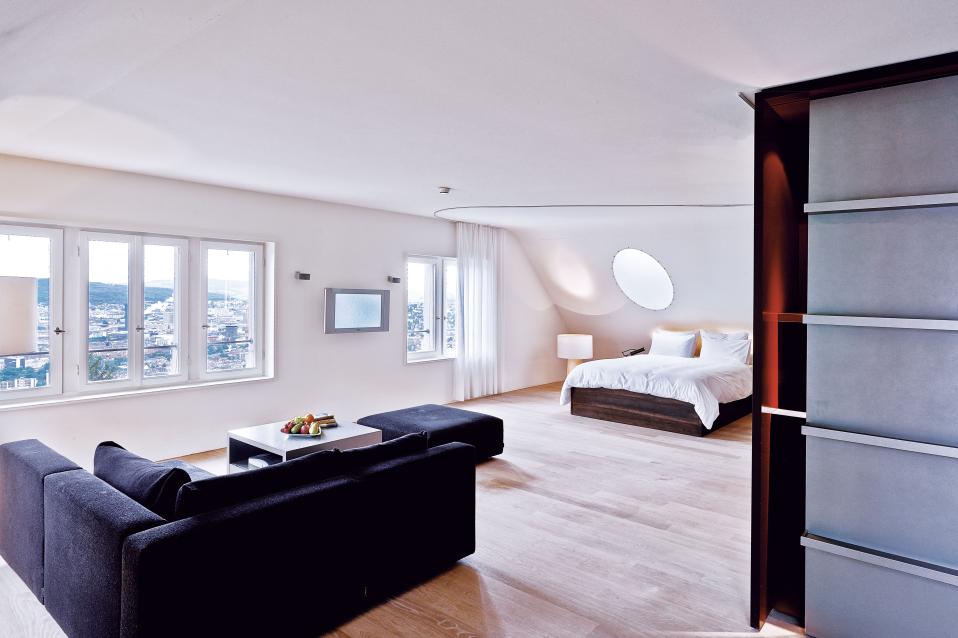 Sorell Hotel Rigiblick Grand Studio Schlafzimmer mit Sitzecke