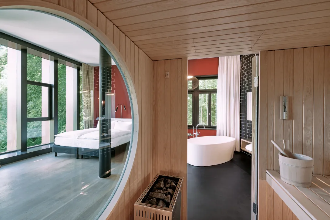 Sorell Hotel Rigiblick Spa Suite Sauna and bathtub