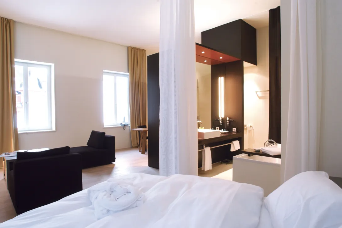 Sorell Hotel Rigiblick Studio Schlafzimmer mit Sitzecke