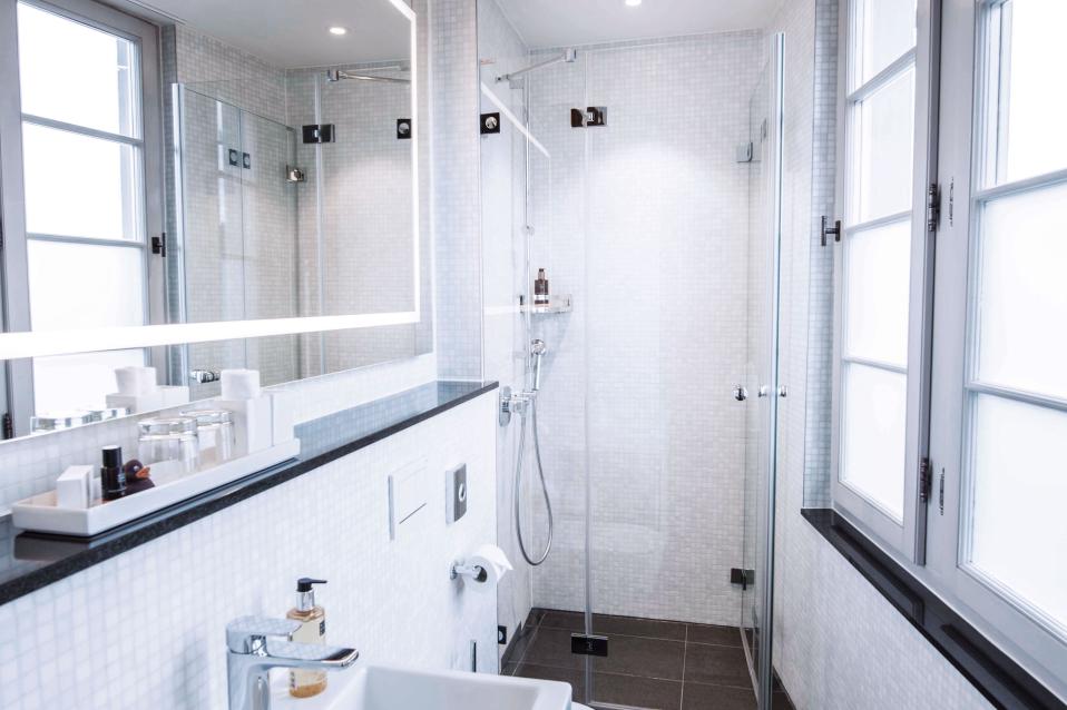 Sorell Hotel Rüden Superiorzimmer Badezimmer mit Dusche