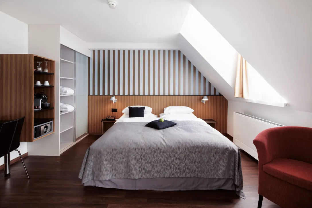 Sorell Hotel Rütli Standard Double King Room with Seating Area