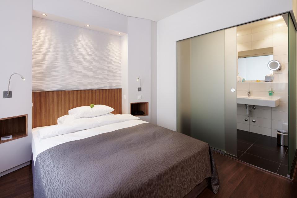 Sorell Hotel Rütli Standard Queen Schlafzimmer