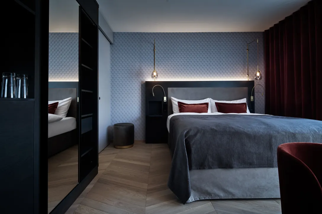 Standard Doppelzimmer mit King Bett im Sorell Hotel Seefeld in Zürich