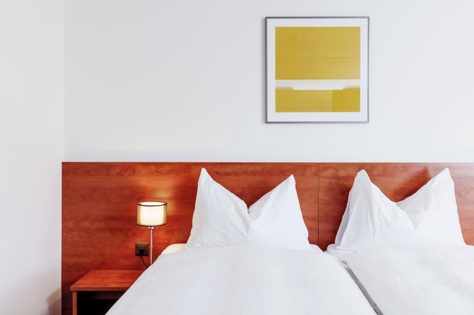 Sorell Hotel Sonnental Standard Queen Bett Zimmer Details