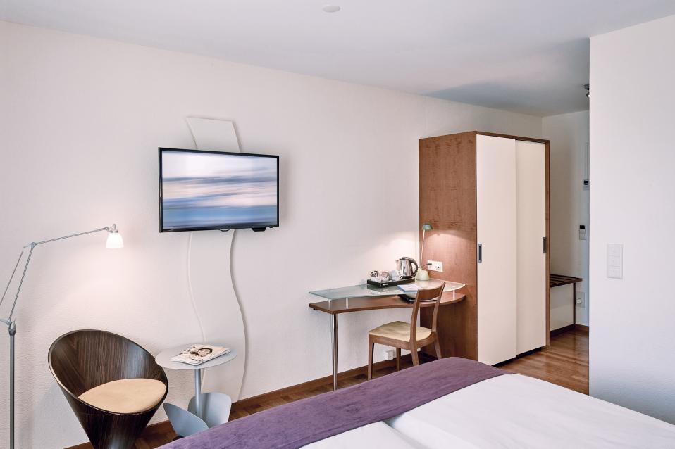 Sorell Hotel Speer Superior Doppelzimmer Twin mit Sitzecke und Schreibtisch
