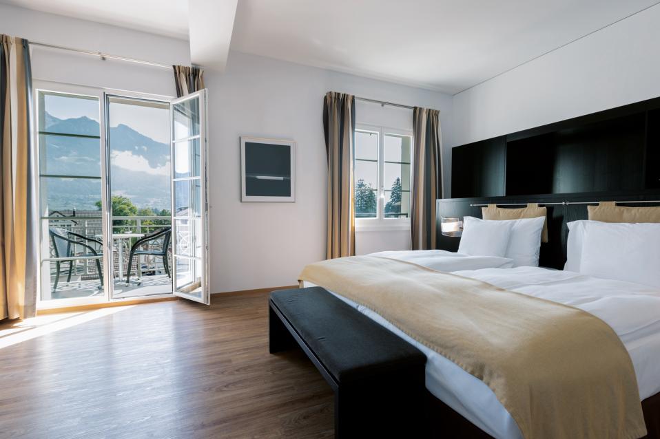 Deluxe Zweibett Zimmer mit Balkon im Sorell Hotel Tamina in Bad Ragaz