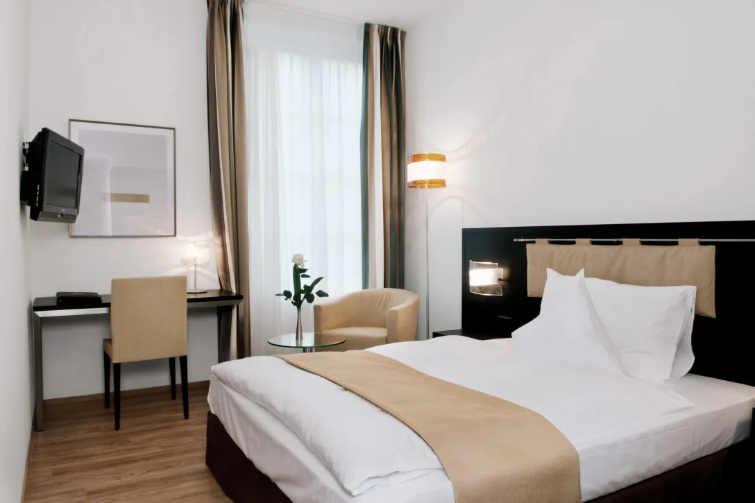 Economy Queen room with desk at the Sorell Hotel Tamina in Bad Ragaz