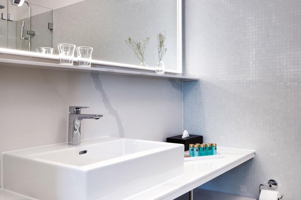 Sorell Hotel Zürichberg Standard Einzelzimmer Badezimmer