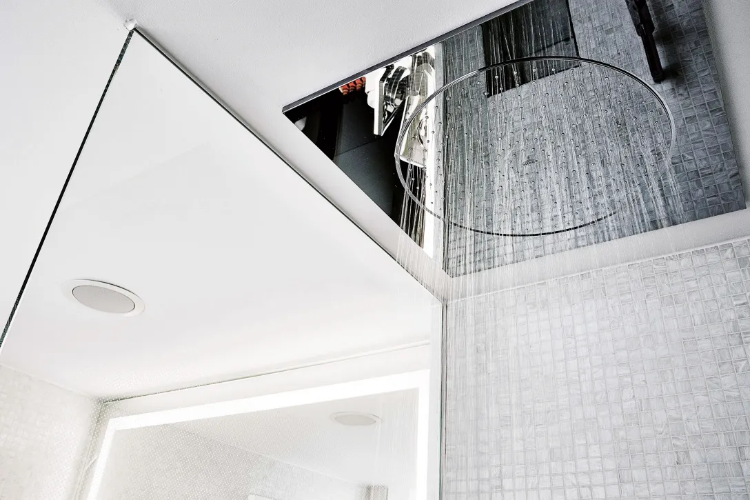 Sorell Hotel Zürichberg Bijou Doppelzimmer Badezimmer mit Regendusche