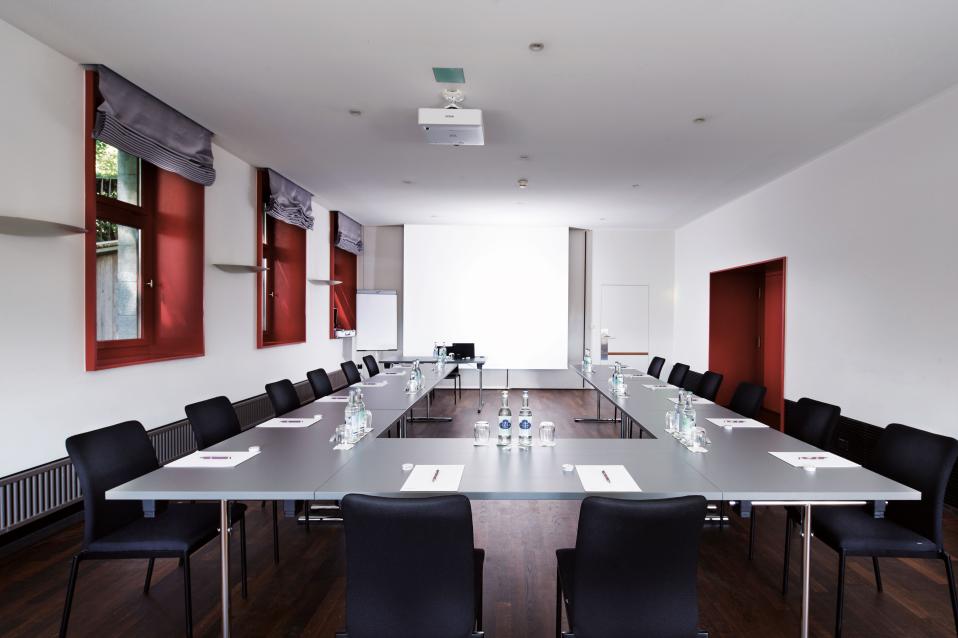 U-Form Bestuhlung des Meetingraums Zürichberg 3