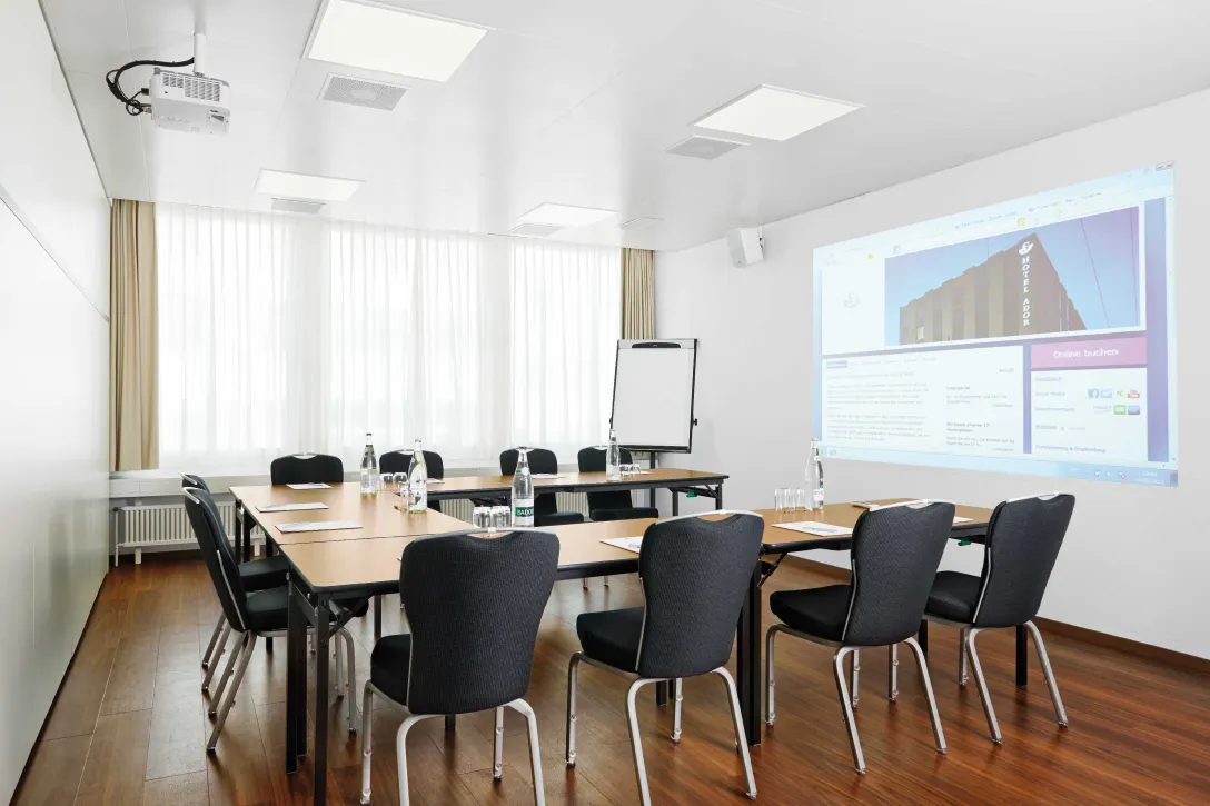 Seminar room with U-shaped seating