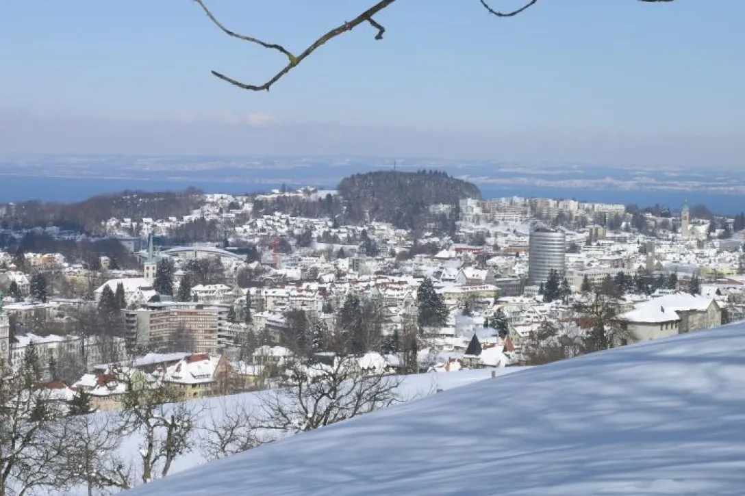Blick über verschneites St. Gallen