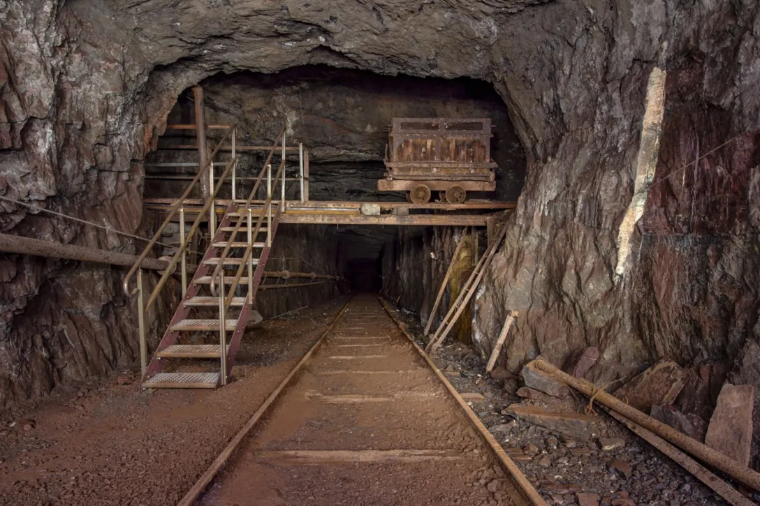Historisches Eisenbergwerk Stollen