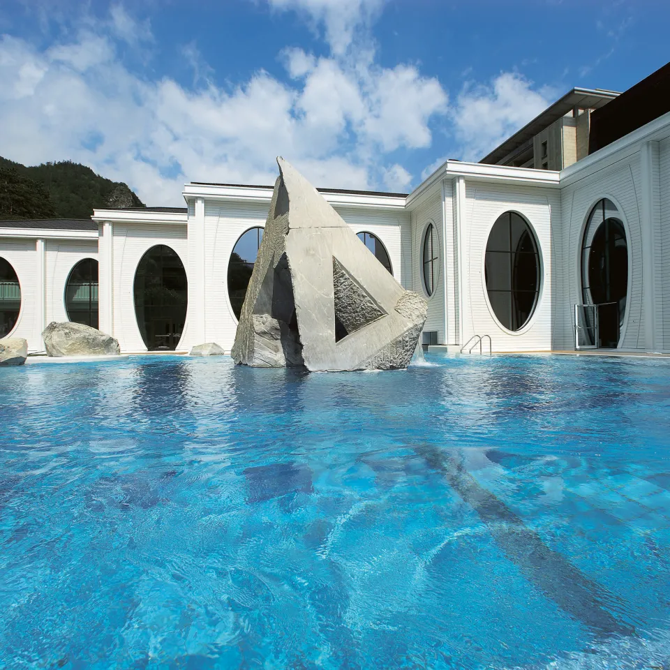 Outdoor pool at the Tamina Therma in Bad Ragaz