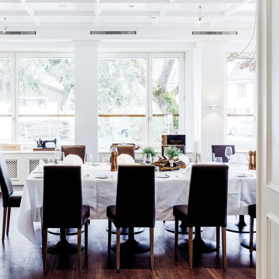 Photo of the seminar room with seating at the Hotel Sonnental