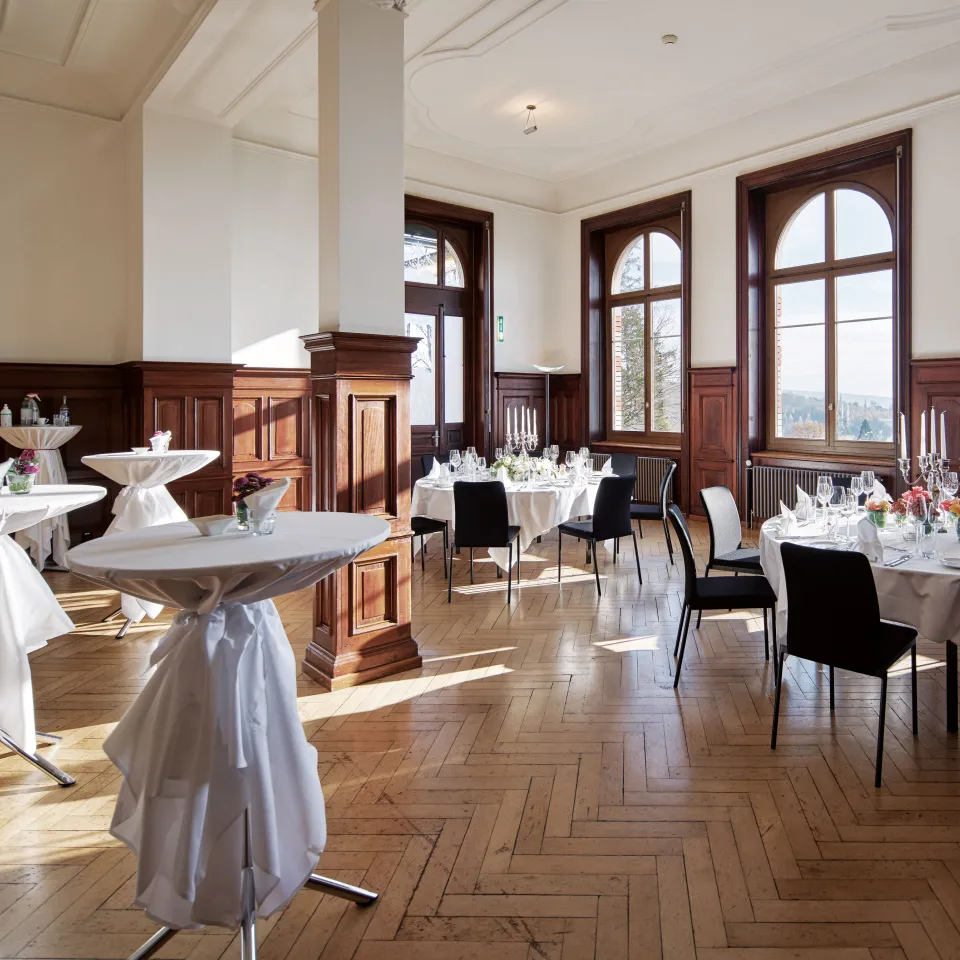 Festively decorated Kursaal 2 at the Hotel Zürichberg