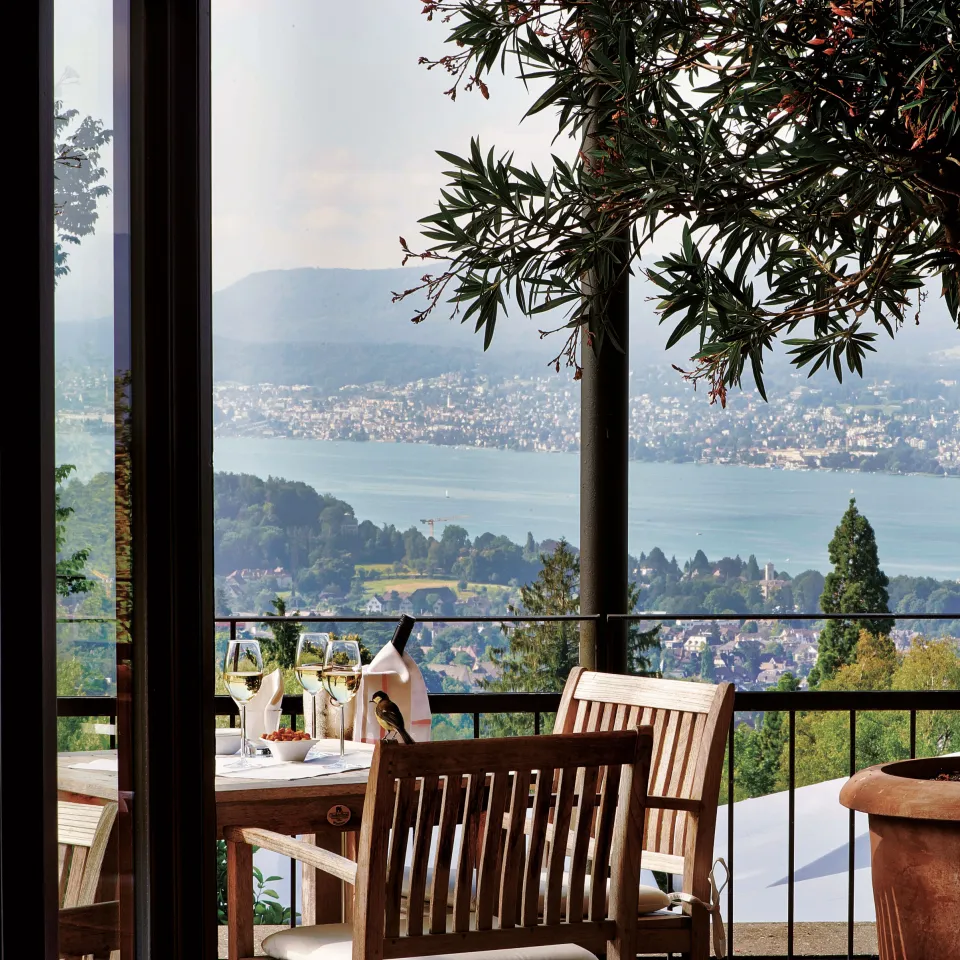Terrace of the Hotel Zürichberg with a view of Lake Zurich