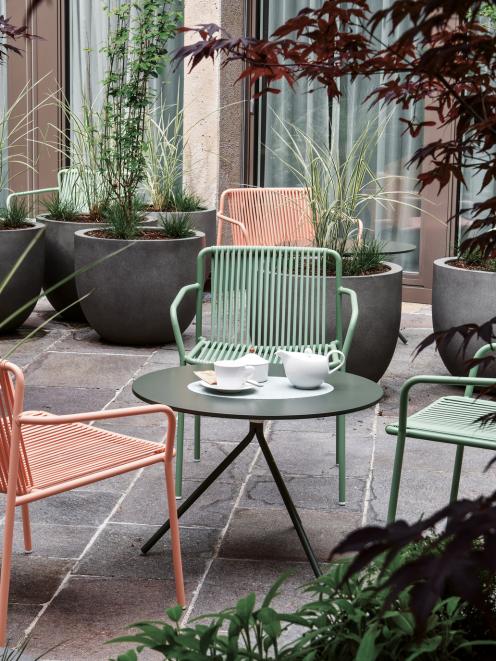 Sitzecke im Innenhof des Sorell Hotels St. Peter