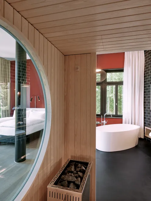 Sorell Hotel Rigiblick Spa Suite Sauna and bathtub