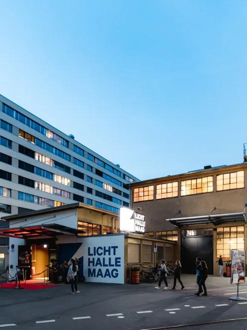 Eingang der Maag Halle zur Lichthalle